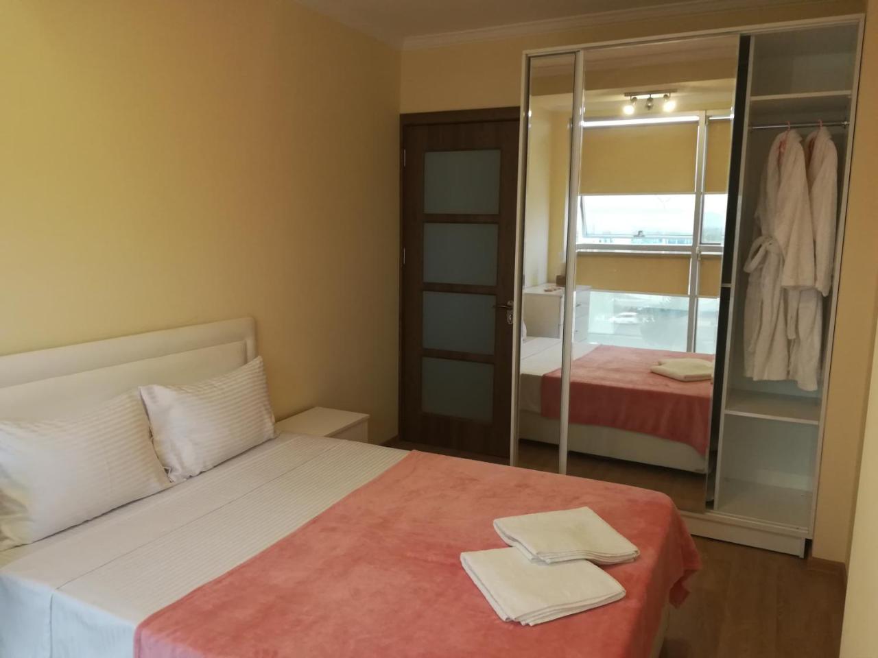 Alexander III Appartement Tbilisi Buitenkant foto